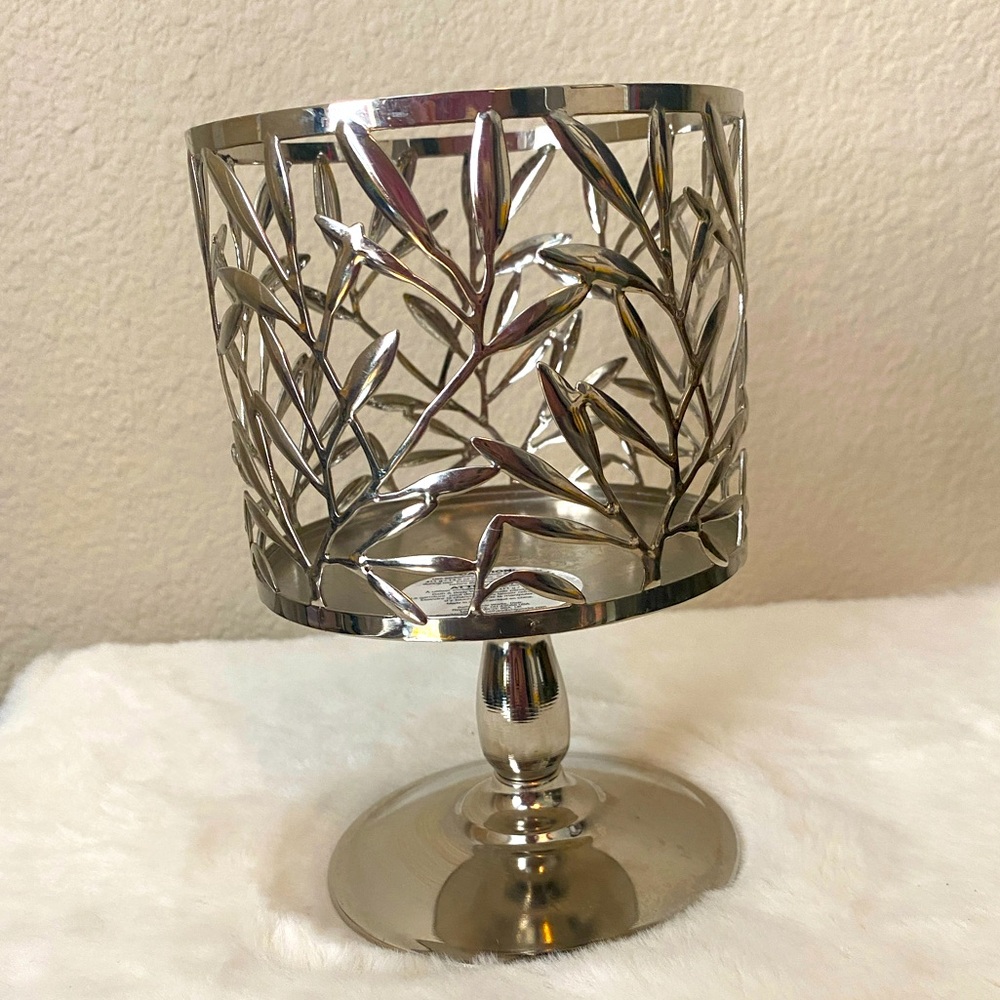 Bath and Body Works candle holder